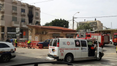 بالصور: إصابة بالغة لشخصين بإنفجار أسطوانة غاز داخل احد المباني شمال يافا